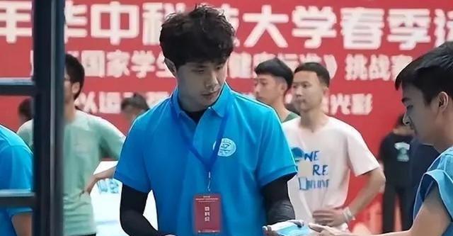 篮网队|蒿俊闵国家优秀运动员？还保送华中大；李可以杯面宣誓王者归来
