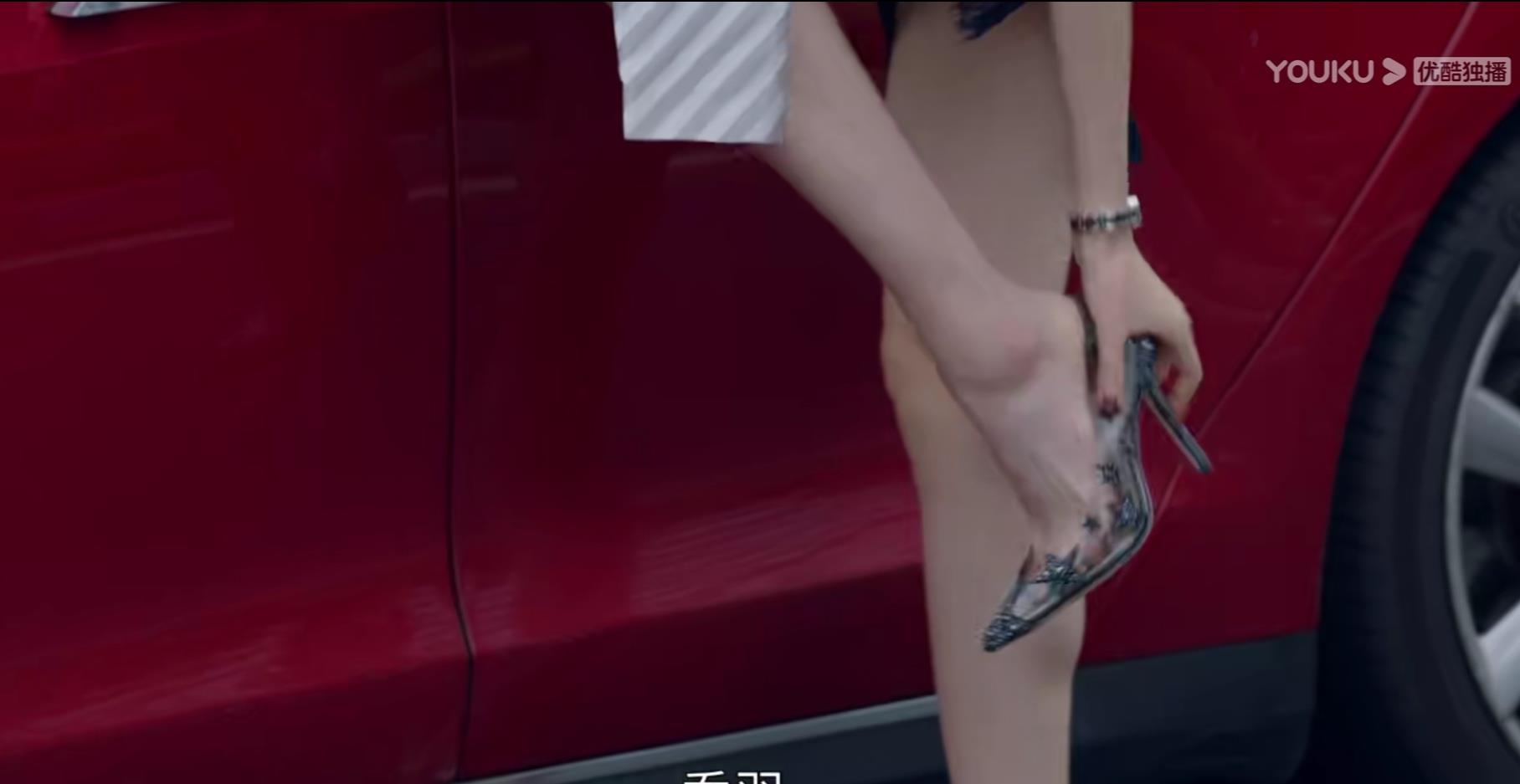 颜晓晨|《半暖时光》：又美又飒前女友辛俐，职场女魔头的正确打开方式