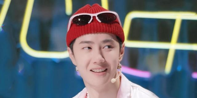 王一博|电影《热烈》杀青，王一博解锁新技能，《这！就是街舞》冠军参演