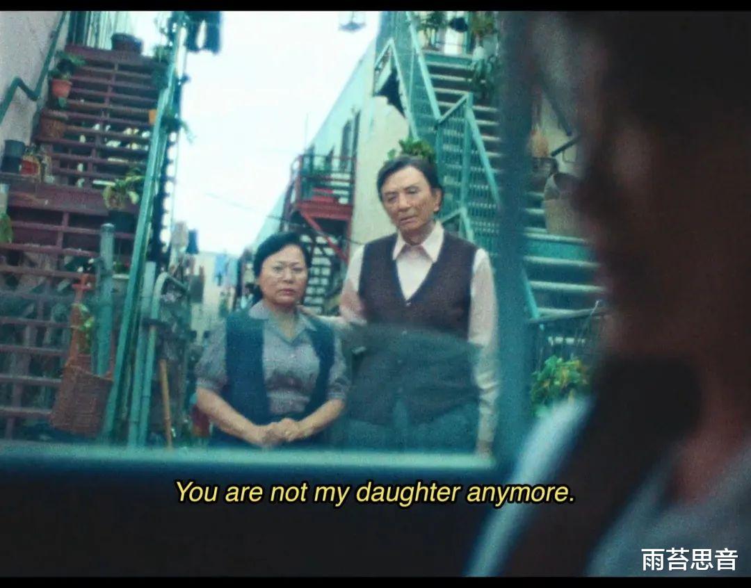 瞬息全宇宙|我们是荒原上互逐的圆石-《瞬息全宇宙》影评