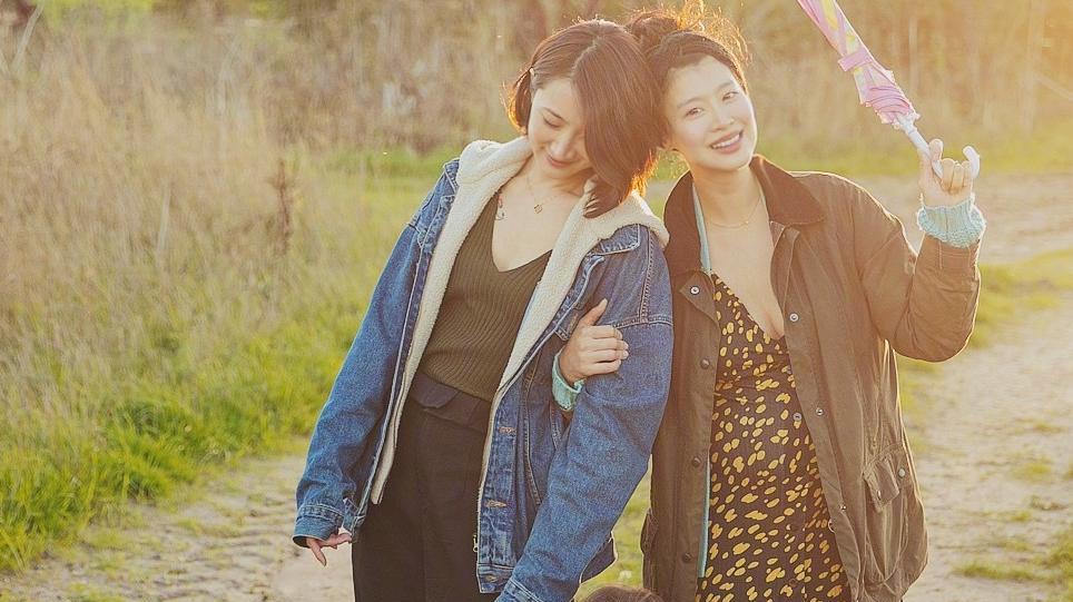 陈赫|陈赫罕见秀恩爱,晒和张子萱同框背影照,前妻许婧仍单身