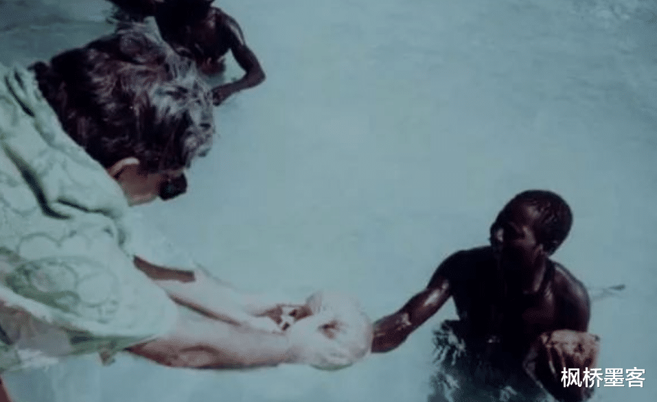 活佛|桑提奈人:地球上最脆弱的群体,一旦离开岛屿就会生病,最终死亡