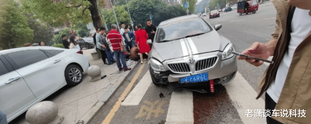借车给闺蜜开,然后她醉后开车出车祸了,现在她老妈要我赔100万,怎么办?