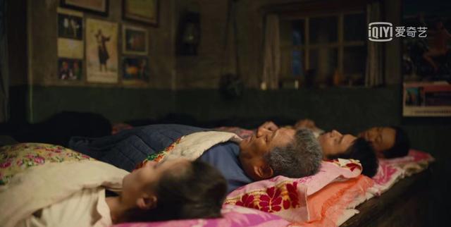 周秉昆|《人世间》：周秉昆父母去世，三兄妹都崩溃了，但郑娟最心痛