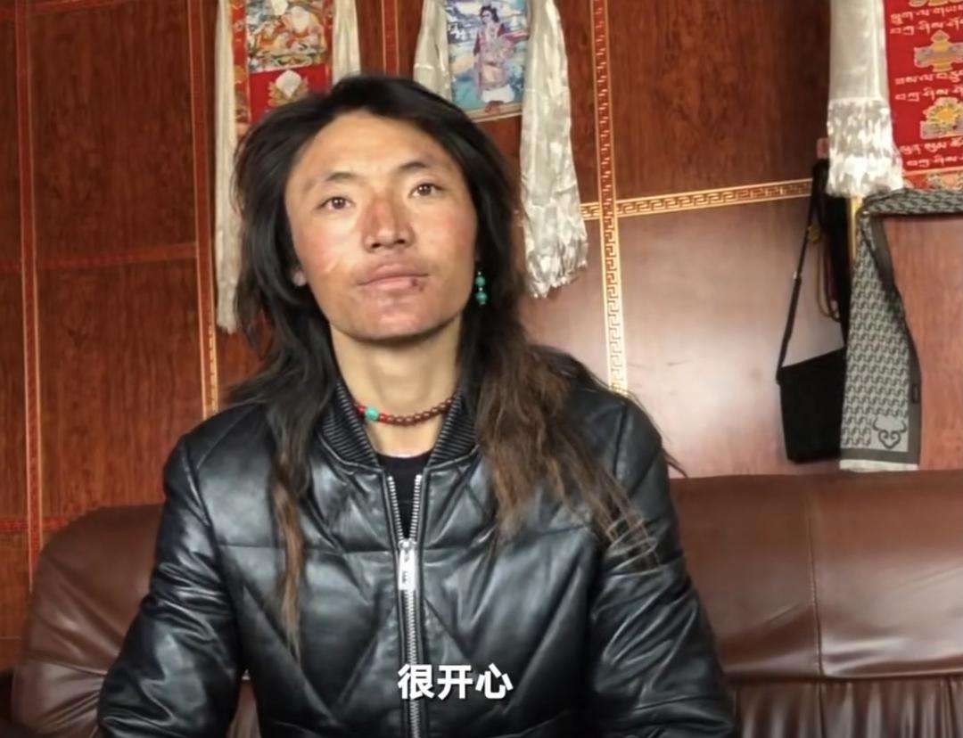 明星|丁真舅舅被曝婚内出轨，女粉丝被骗财骗色，网友：丁真另类塌房了