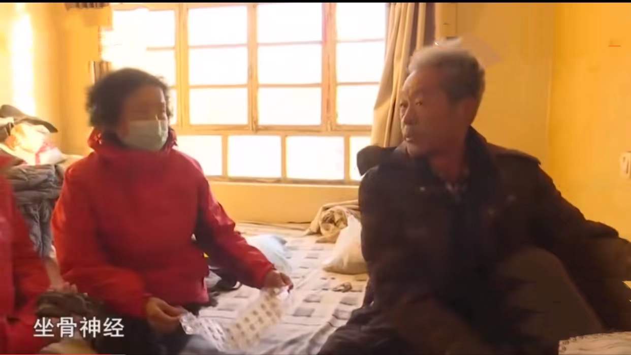 双亲离世了,9岁女孩办孤儿证却被姥爷拒绝:给我买箱罐头买不起吗