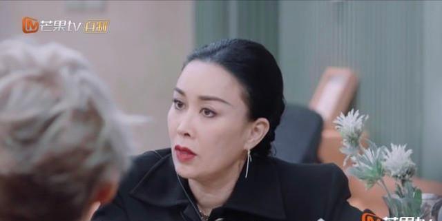 于文文|顶嘴那英、质问宁静,于文文摆出的冷漠脸,阿雅都挽救不了场面