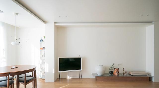 传统布局的家已经过时了,136㎡客厅代替影院,营造“多元化”空间