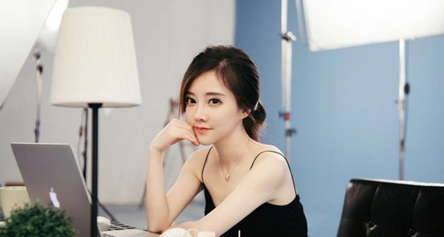 冯提莫|参观冯提莫住的豪宅，身为千万主播，住着普通人家的房子