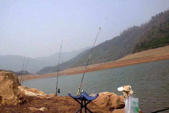 |冬季野钓,如何寻找黄金钓位,避免踩雷那些空军钓位