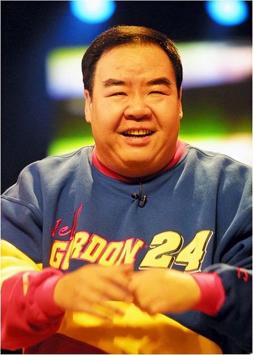 郑则仕|71岁“肥猫”郑则仕，花10年还清8000万欠款，坐迈巴赫搬出贫民窟