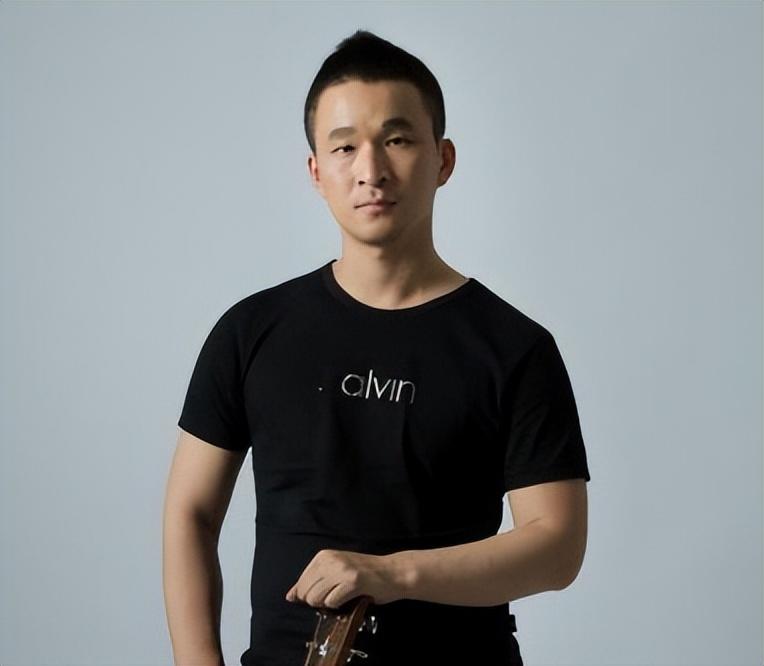 旭日阳刚|“掉进钱眼”的旭日阳刚,“目中无人”终究付出了代价!