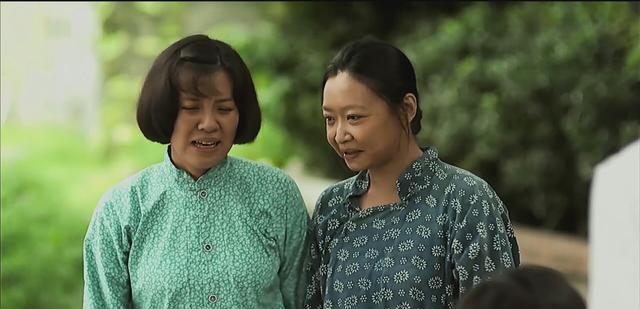 父母爱情|《父母爱情》老丁不尽意人生的缩影——半瓶五粮液