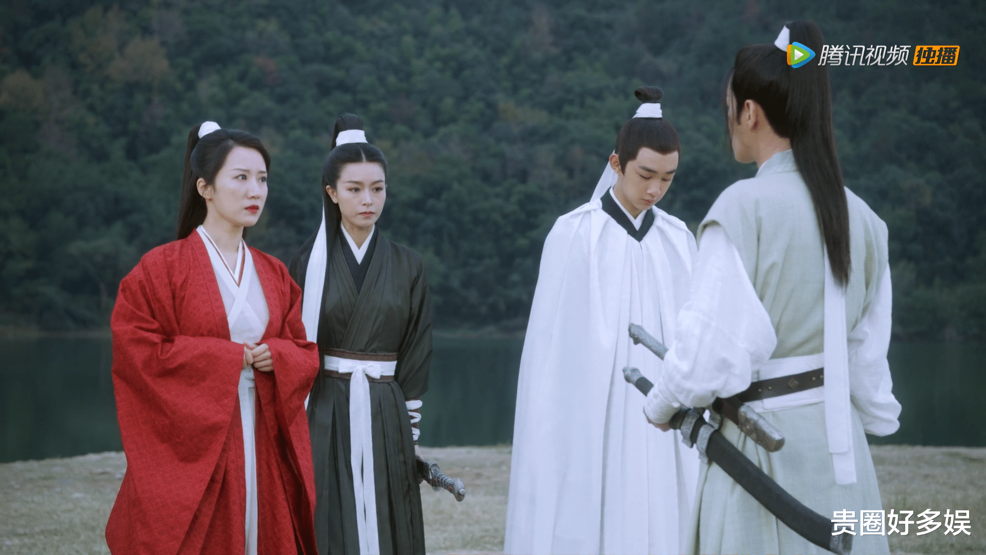 徐凤年|徐凤年姐弟四人，身穿素衣、头系白带为母复仇，这一段看哭多少人