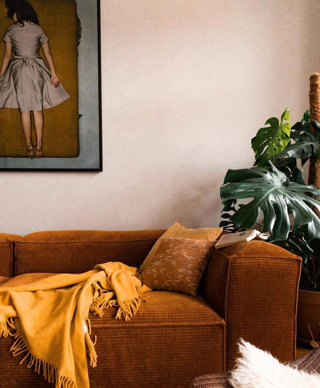 有一个温柔的女主人，用愉悦心情的暖黄色，打造明亮舒适的家