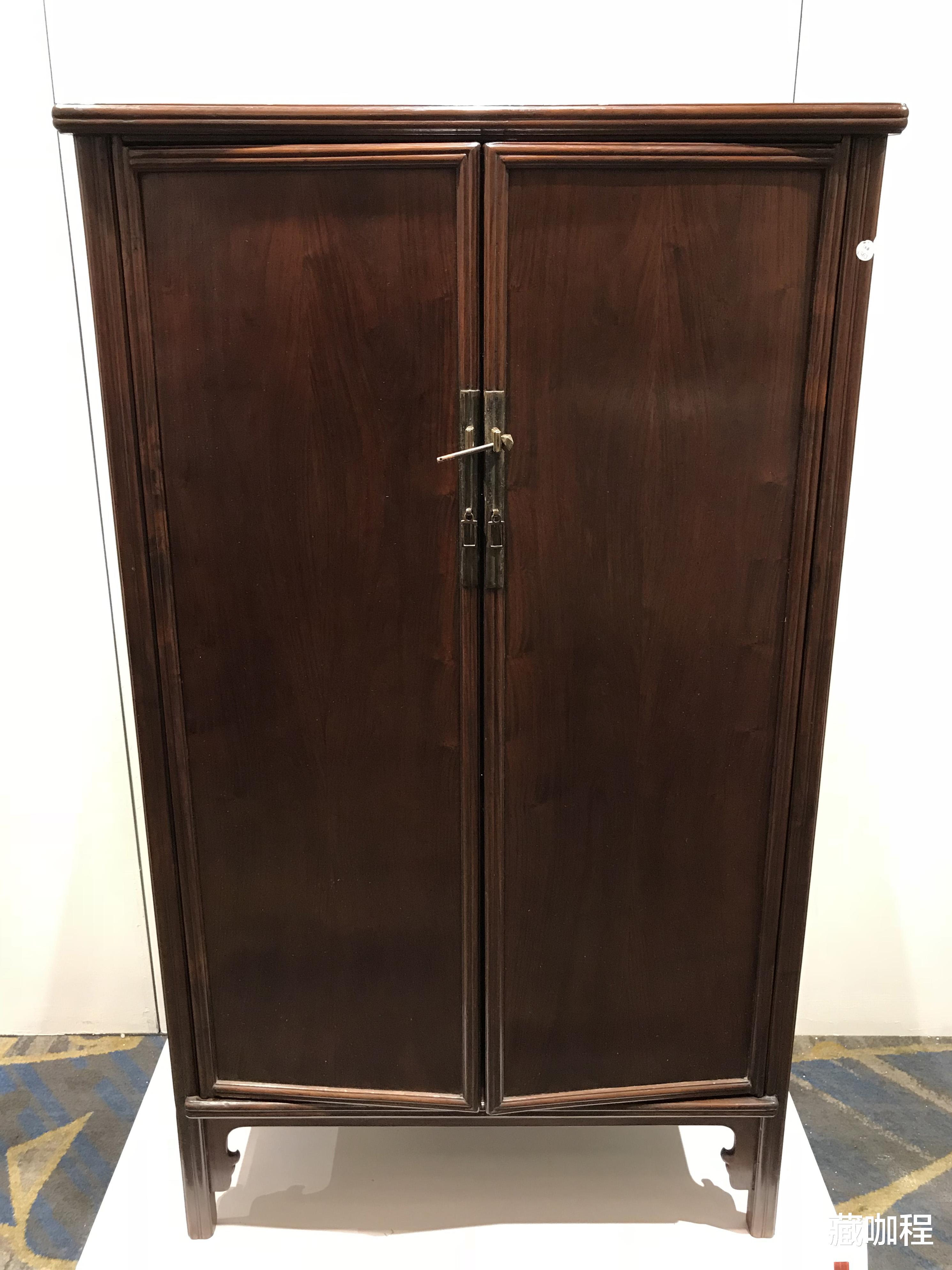 黄花梨|老底清理适度,黄花梨南官帽对椅322万成交