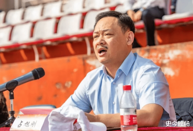 占旭刚|人生赢家占旭刚：多次获世界冠军，退役后娶空姐，担任大学校长