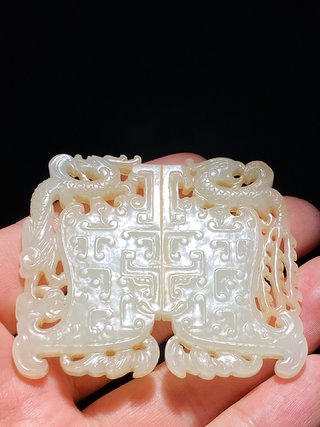 白玉|清乾隆 和田玉籽料 白玉 龙凤纹合符 玉珮