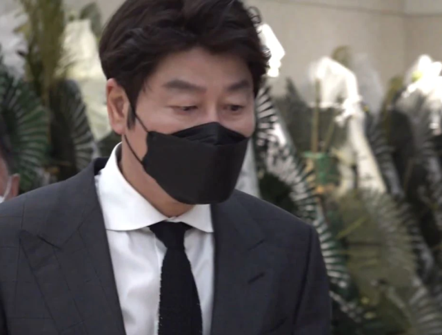 姜受延|影后姜受延出殡，刘智泰担任主持，李秉宪秋瓷炫等大半个韩娱圈艺人前往送别