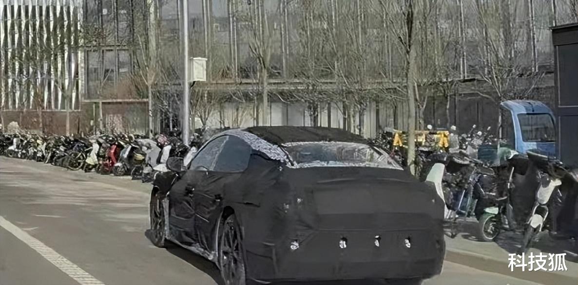 适马|小米汽车真车曝光，26 万即可开走