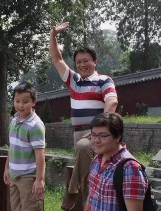 唐国强女儿唐莉:母亲早逝,父亲再婚,我的亲情有泪眼 - 娱乐资讯(主打