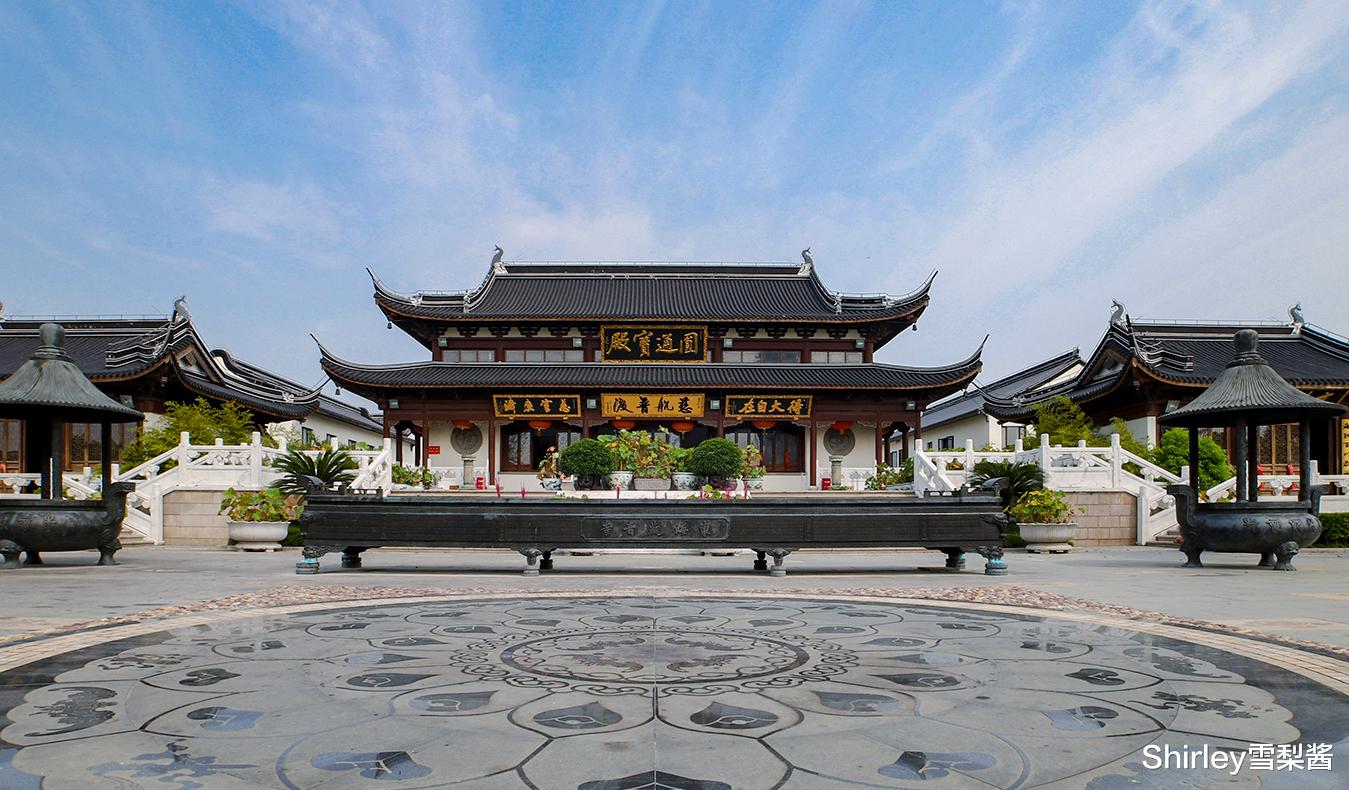 古镇|上海唯一紧靠海边的寺庙，离海岸线不到100米，门票停车饮用水均免费