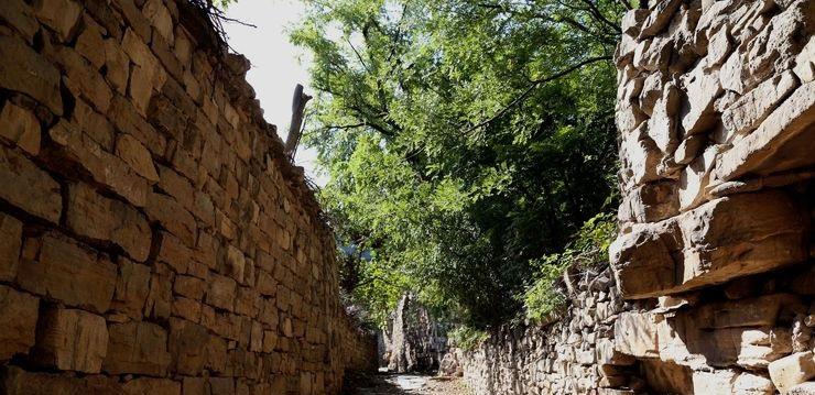 潍坊|潍坊最原生态古村，坐拥奇山秀水四百年历史，可惜却成为无人村