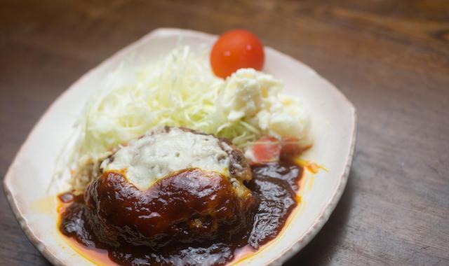 外卖员|美团、饿了么外卖狂奔背后：5块钱的料理包，打败1000万中国厨师