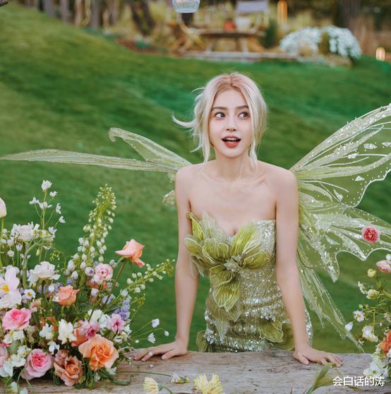 庞德|网友偶遇Baby与朋友聚餐，素颜出镜太能打，曾被网红嘲讽身材差