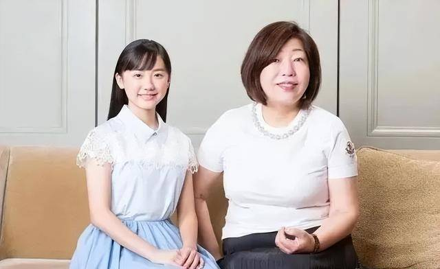 芦田爱菜|又一女星官宣喜讯，全网祝福：果然，没爱错人！