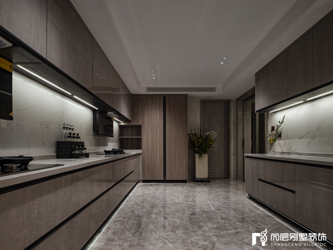 700m2现代美宅,包容了三代人不同的阅历与审美