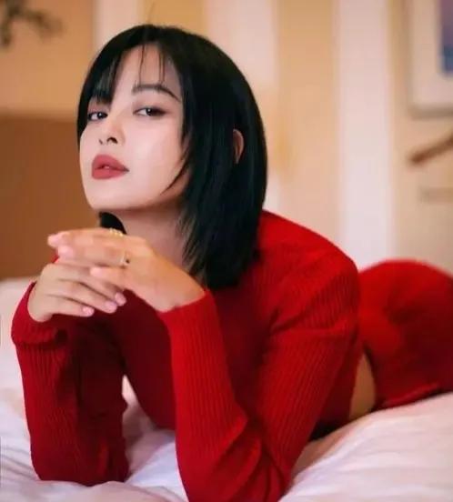 发型 只剪不烫又好看的中长发有哪些？简约时尚的锁骨发，好打理显脸小