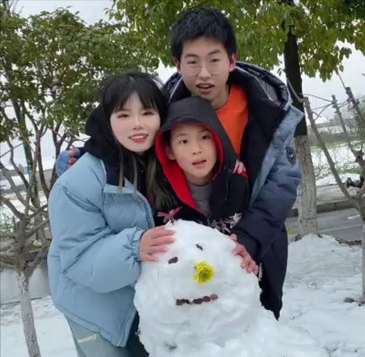 微软|孙卓的玩手机成瘾?孙父称其性格与之前不同,要好好“治一治”他