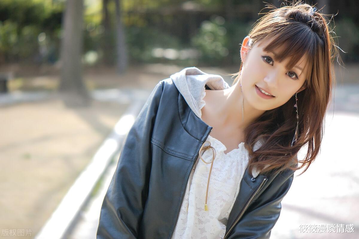 女儿生病,女婿找岳母借钱被拒,岳父住院,岳母让婿出10万,女:免谈