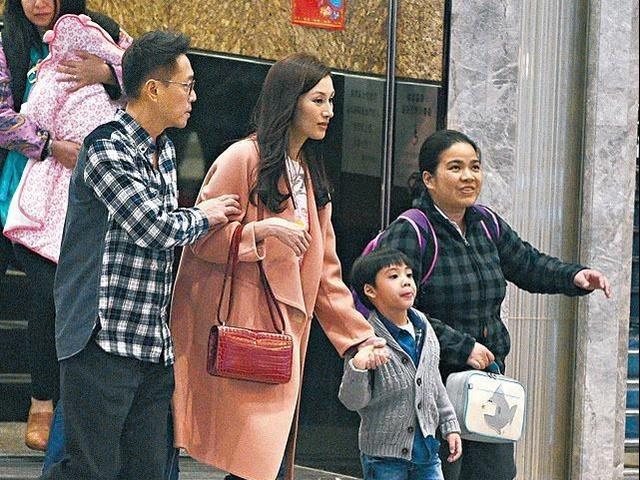 许晋亨|香港9岁男童坐拥百亿财产,父母曾花500万办百日宴,并送上百栋豪宅