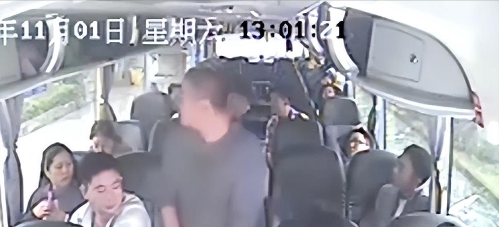 2014年,缙云神秘男子半道上车,对司机露出诡异笑容让人毛骨悚然