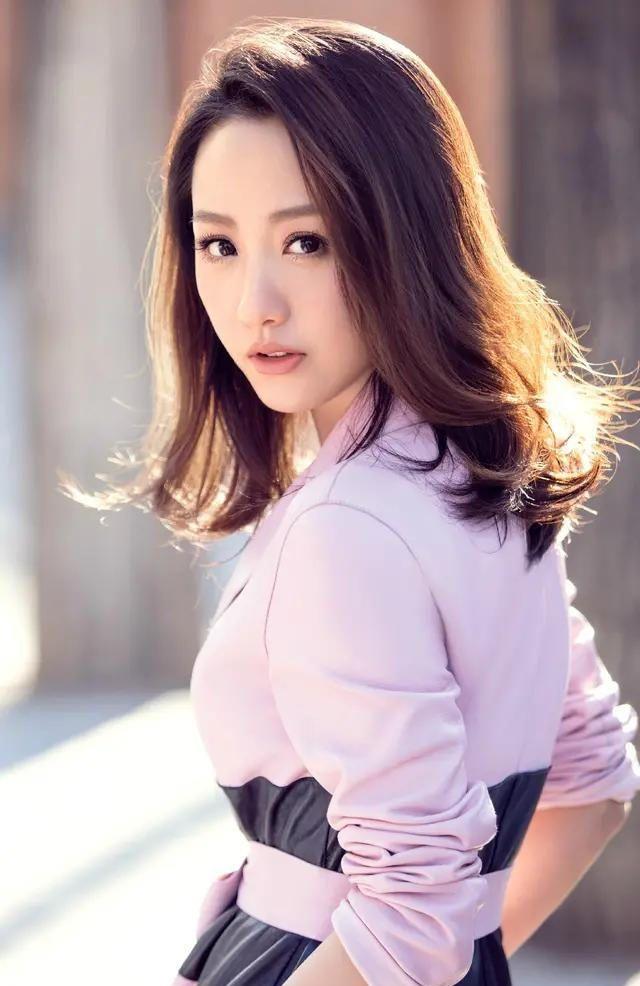 杨蓉 圈内最会保养的10位女星，个个皮肤水嫩，婀娜多姿，越老越有韵味