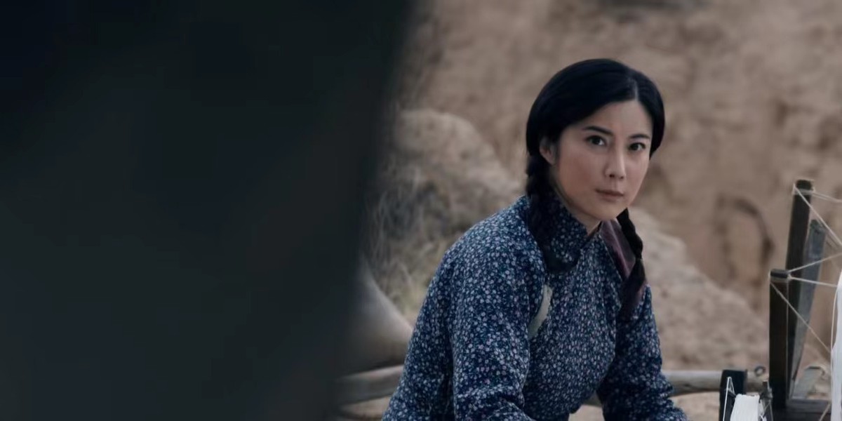 李云龙|新《亮剑》上线，秀芹纹眉我忍了，李云龙穿西服打领带实在忍不了