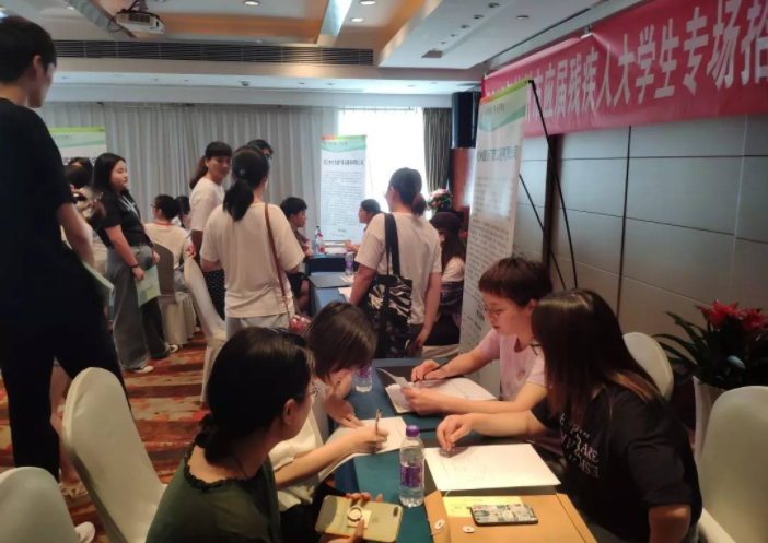 大学生|特殊形势下，6类“不会倒闭”的企业，不想考编的毕业生不妨一试