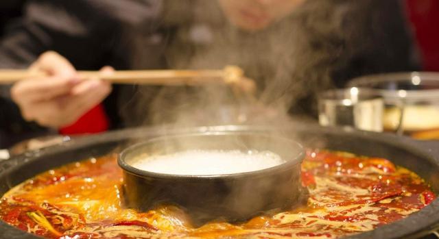 hr|员工要求双休,面试结束后被HR挂朋友圈:“睡吧,梦里什么都有”