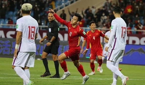 国足|数据解读初一“惨案”：国足技不如人，三大劣势曝光，0破门良机