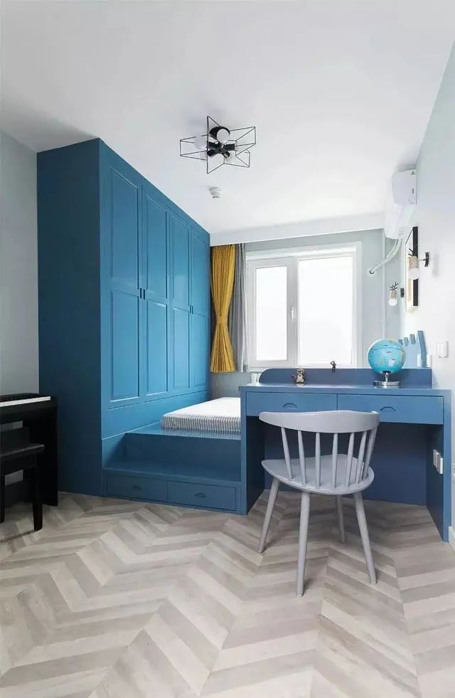 为省钱夫妻俩自装小两房，水准虽不如专业设计师，但也算温馨清爽