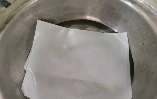 原来面粉里放“一张纸”,不生虫不结块,建议看完赶紧告诉家里人