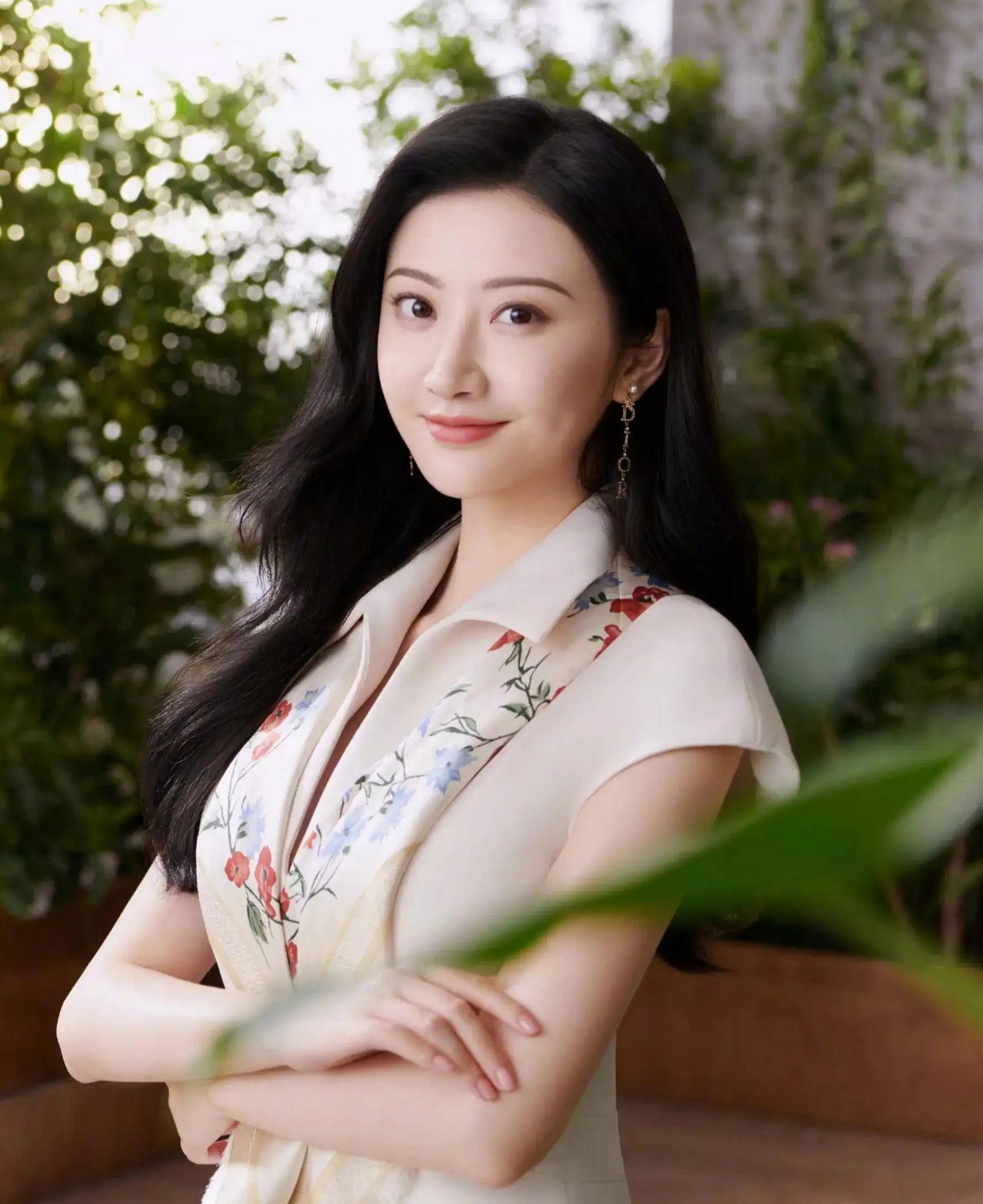 景甜|景甜: 从女神范到邻家女孩，由易黑体质到吸粉无数，她是如何走过来的？