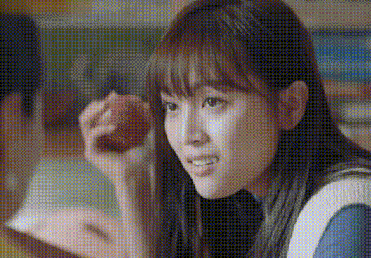 |龅牙、排骨胸、胖毁容，这5位曾经惊为天人的女星个个变了样