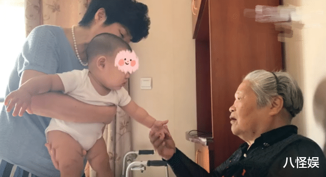 袁弘|袁弘公开外婆去世噩耗：愿一路走好，因不能参加葬礼特晒合照悼念