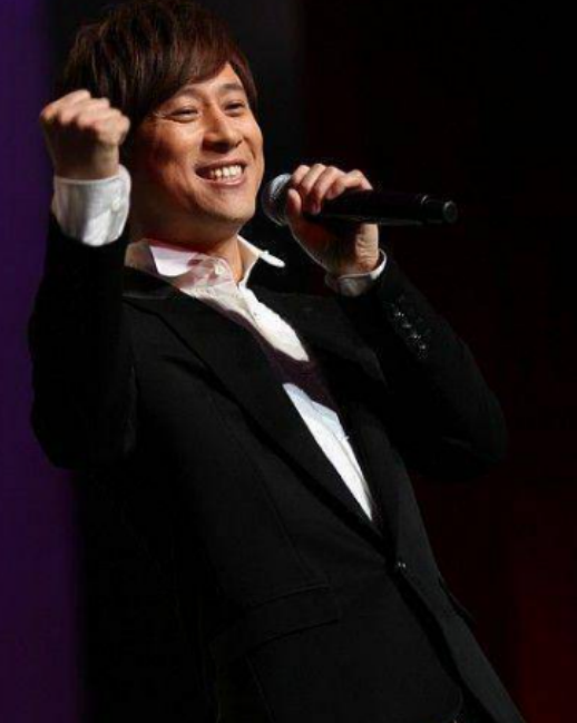 春晚|解晓东：连上14次春晚，巅峰时突然隐退，如今生活怎样了？