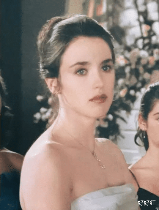 阿佳妮|殿堂级“疯批美人”?!巅峰期退圈生子却终身未婚,如今全脸崩塌惹人唏嘘