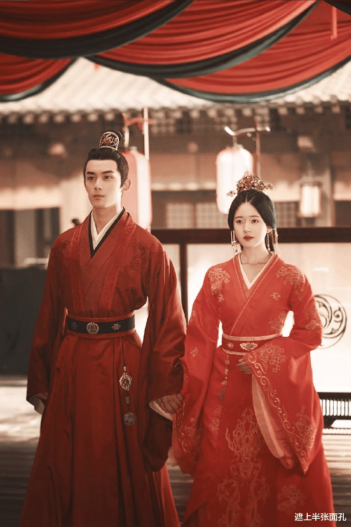 赵露思|赵露思被推上风口浪尖,粉丝扒出她两年前和服写真照,质疑其精日