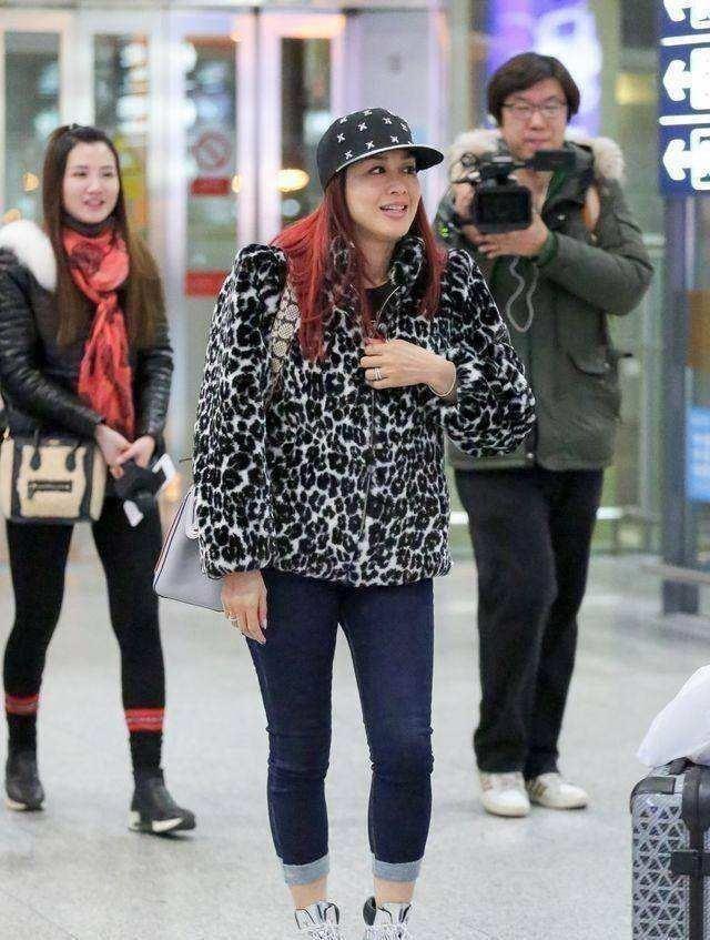 生图|假臀部、痘痘脸、赘肉！生图里的“女神”，都因“照骗”翻车